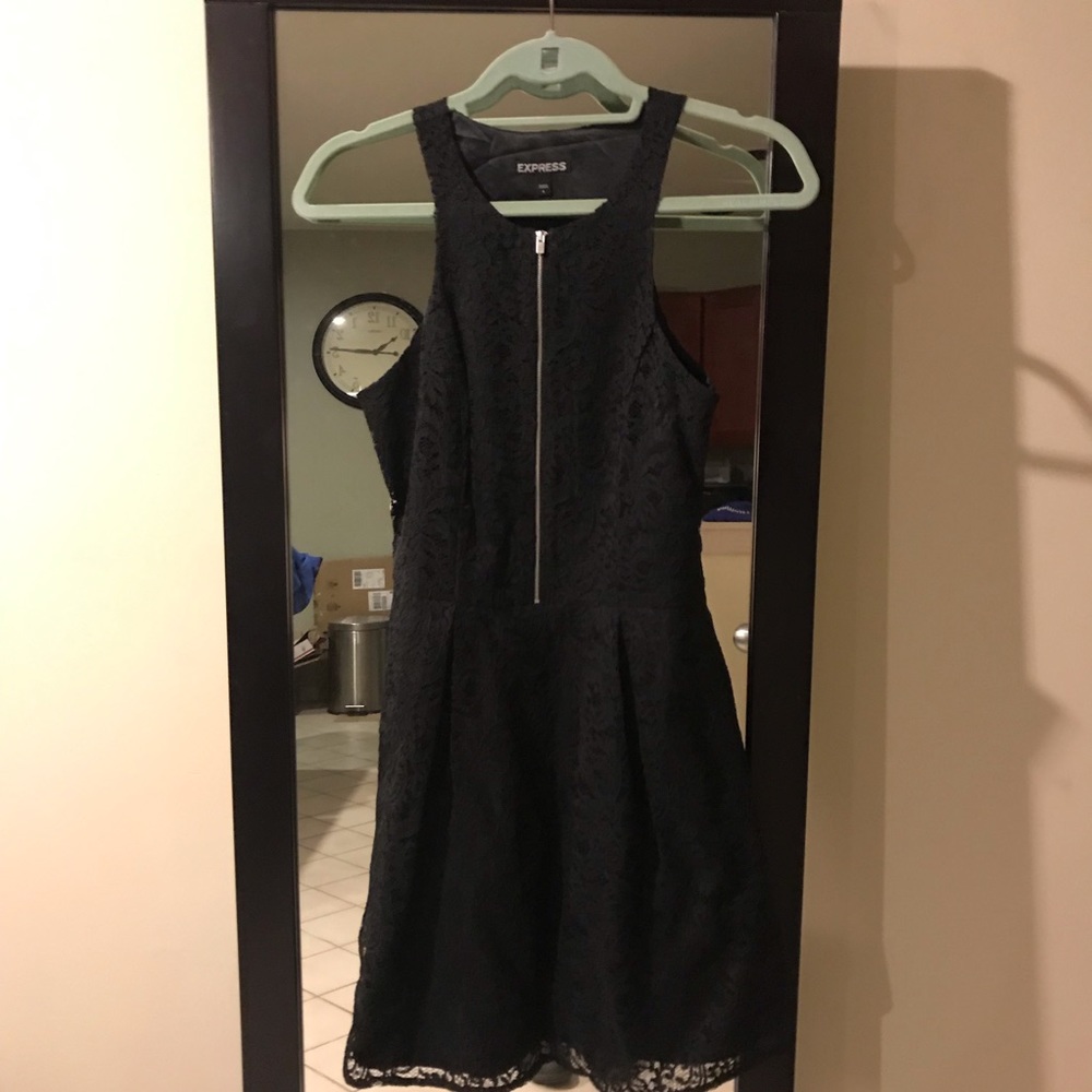 Flattering Lace Skater style Dress!